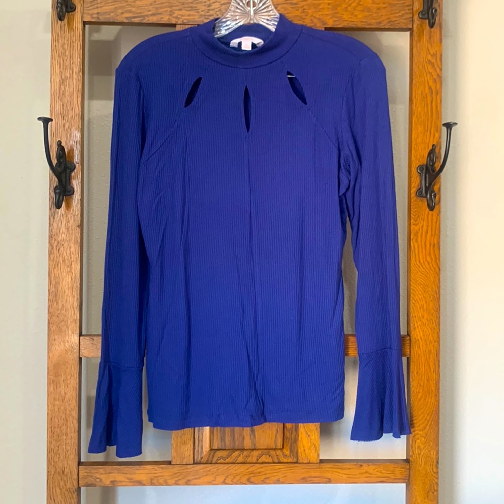 Candies junior ribbed long sleeve top. Gently worn, no snags or holes.